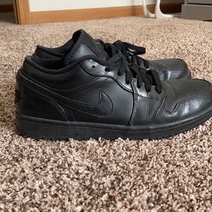 Jordan Retro 1  Low Black Men’s sz 9.5